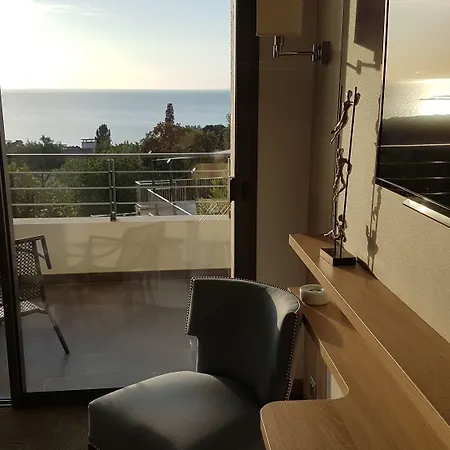 Davia 3* LʼÎle-Rousse