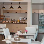 Davia Hotel