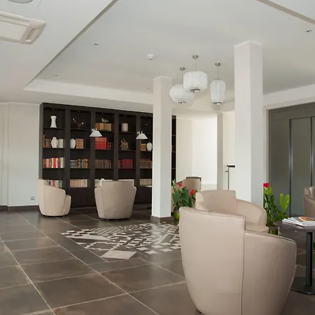 Hotel Davia 3*