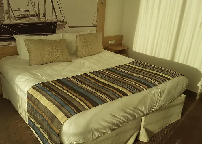 Davia 3* LʼÎle-Rousse