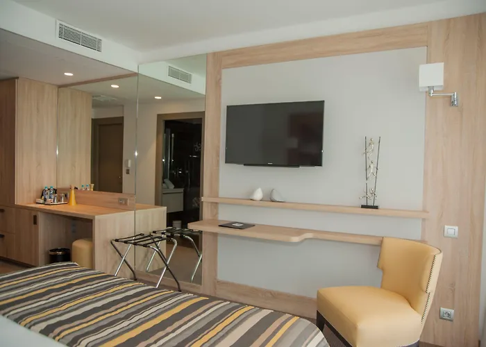 Davia LʼÎle-Rousse