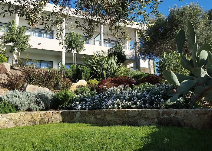 Davia LʼÎle-Rousse