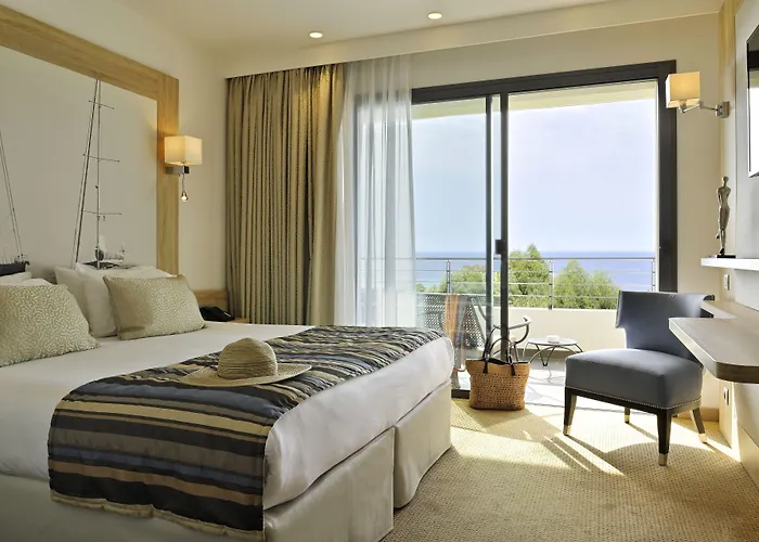 Davia Otel