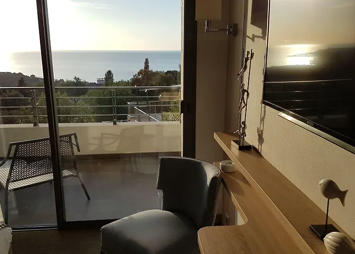 Davia 3* LʼÎle-Rousse