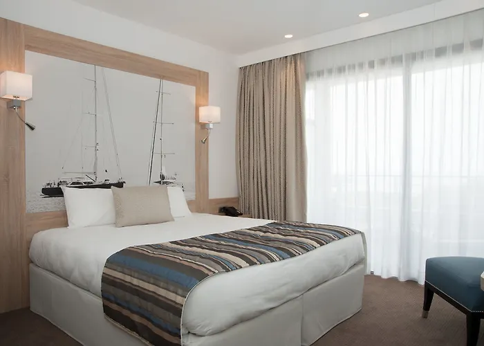 Davia 3* LʼÎle-Rousse