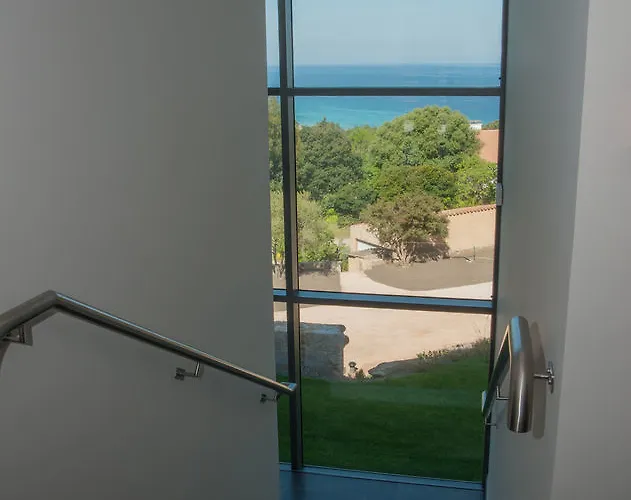 Davia Otel 3*
